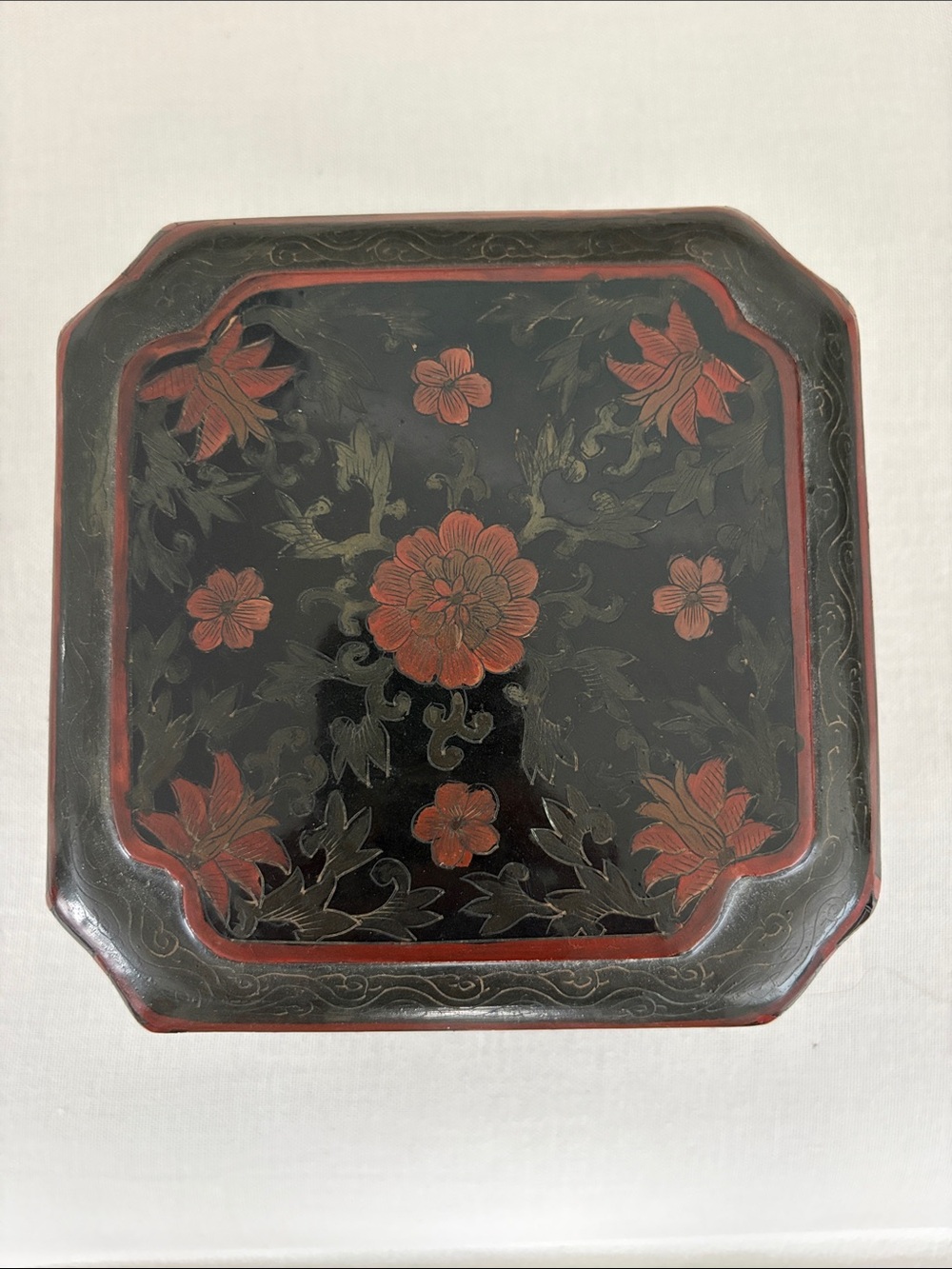 Black & Red Floral Lacquer Box from Macau